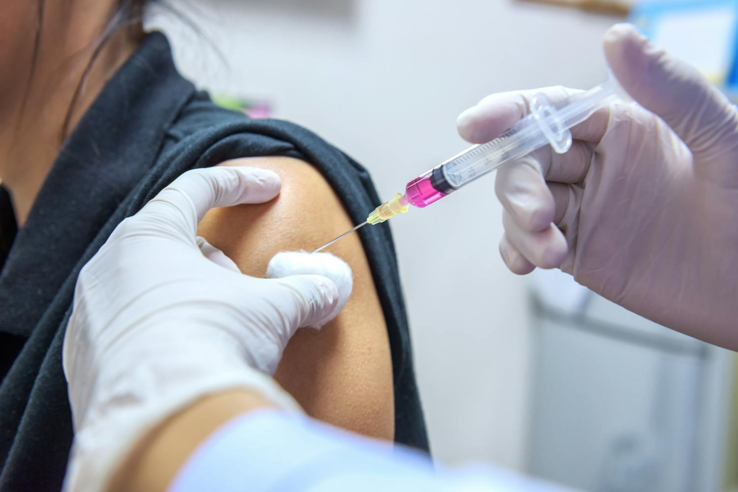 Vaccin grippe 2025-2026 : gratuit pour qui ? quand ? avec quels vaccins ?